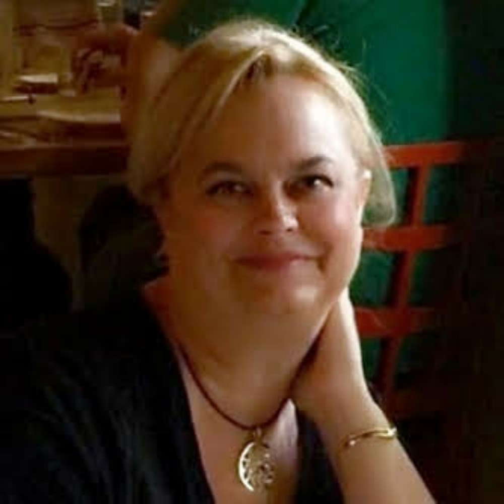 Meet your Posher, Julie